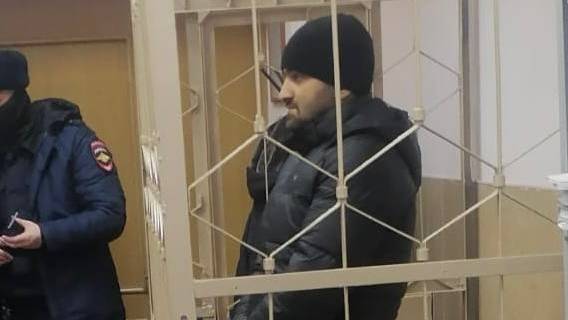 old 134335 В Петербурге бизнесвумен избила негодяя с ножом, который пытался угнать у нее машину