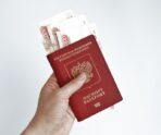 pasport i dengi В правительстве сообщили, каким группам пожилых людей с 1 апреля повысят пенсии