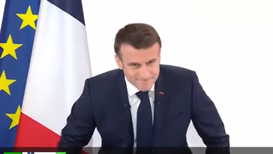 screenshot 78 Макрон решил не наступать на грабли Наполеона и пошел на попятную