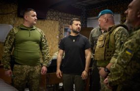 zelenskiy i boytsy Зеленский заявил, что теперь на фронт отправят почти всех