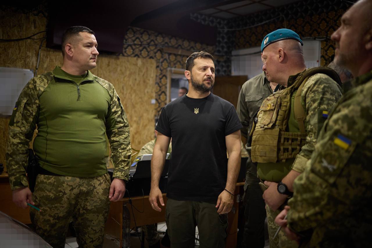 zelenskiy i boytsy Зеленский заявил, что теперь на фронт отправят почти всех