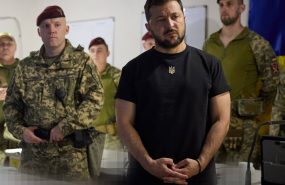 zelenskiy i voyaki На Украине объявили о проведении «контрударных действий»