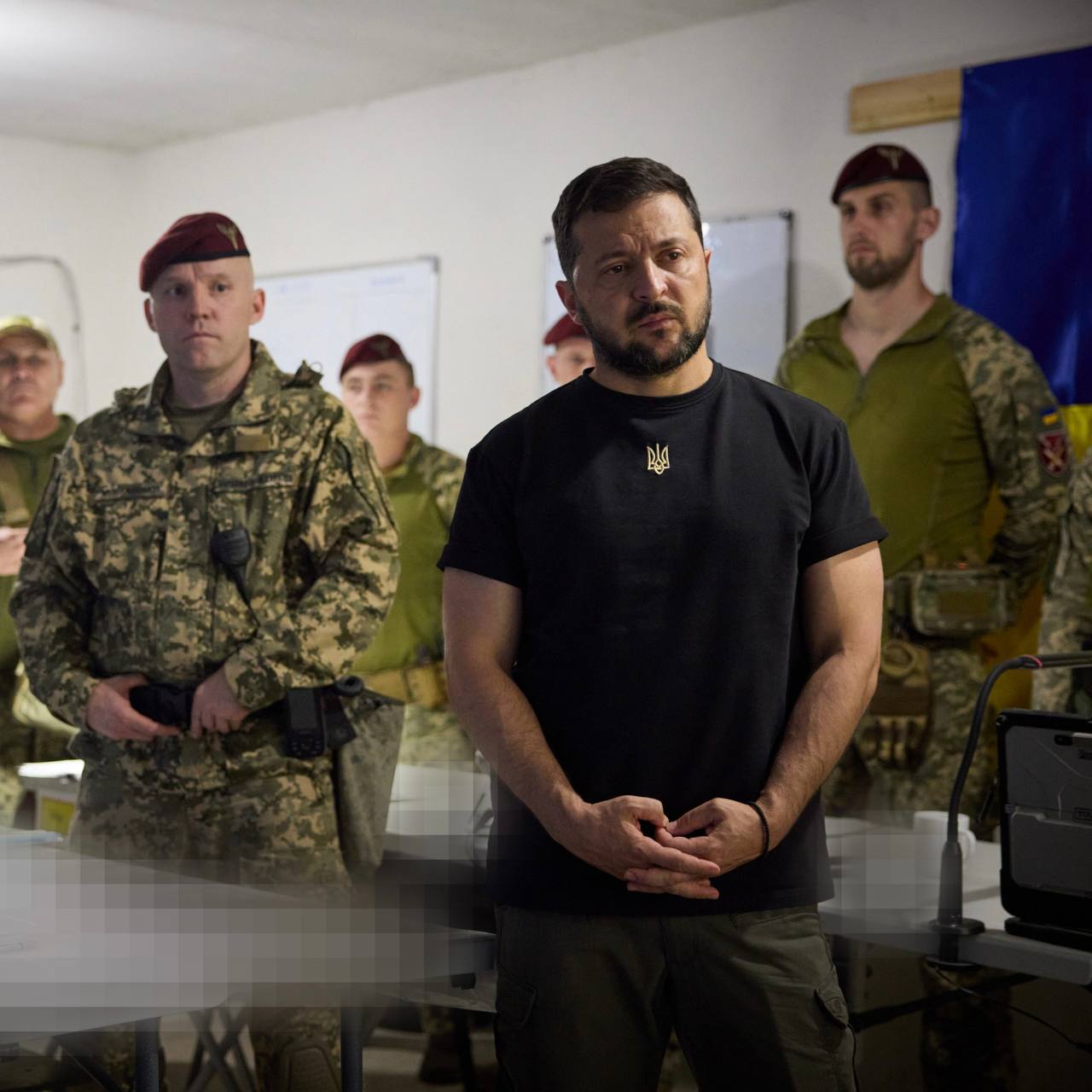 zelenskiy i voyaki На Украине объявили о проведении «контрударных действий»