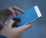 hands 1851218 1280 Для бегства солдат ВСУ с поля боя разработали мобильное приложение