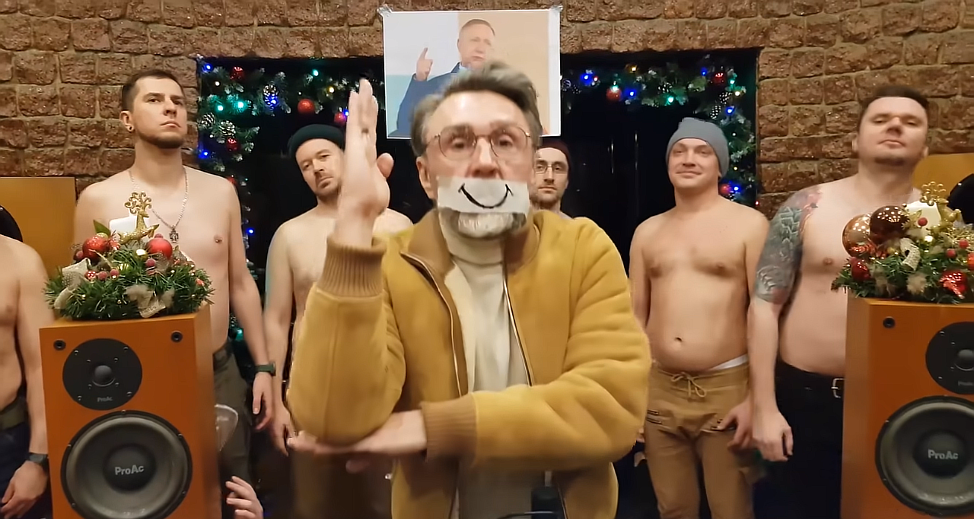 izobrazhenie 2024 04 10 025121350 e1712710181289 СМИ: Сергея Шнурова хотят признать иноагентом за издевательскую песню про губернатора Петербурга Беглова?