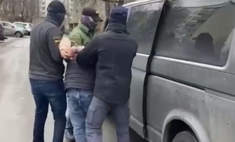 zaderzhanie2 e1712255652563 Выяснилось, что говорили сотрудники ФСБ во время задержания соучастников теракта в «Крокус Холле»
