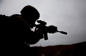 8b0a7bca43c16ba4b804f7957e713fb2 На Украине элитных десантников держат в подвале, чтобы не платить зарплату