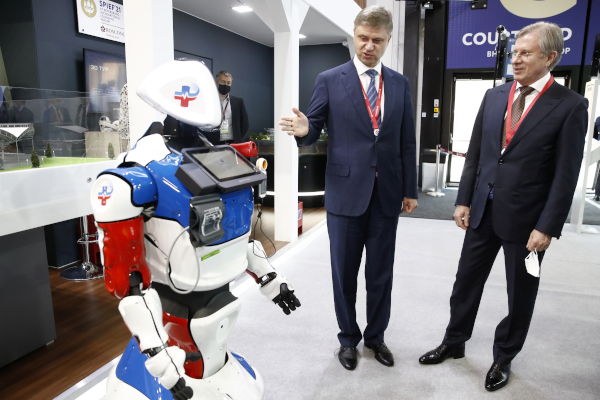 pmef robot Стало известно огромное число стран, которые примут участие в Петербургском экономическом форуме