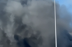 vzorvali tts v harkove e1716685654437 Опубликовано видео ракетного удара по гипермаркету в Харькове: на кадрах людей рвет на части, погибли 12 человек