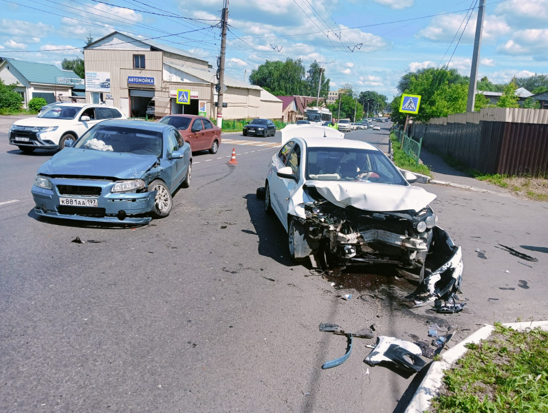 leninskiy 22.062 800x600 1 В Саранске пьяный водитель устроил аварию на перекрестке