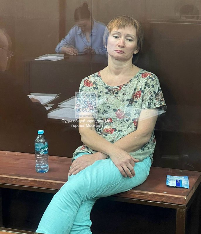 pamyatnik zhukovu oskvernili В суде озвучили трагическую судьбу двух женщин, которые осквернили памятник маршалу Жукову в Москве