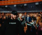 photo 2023 10 17 03 22 25 Певец SHAMAN заплакал на концерте в Самаре 9 июня