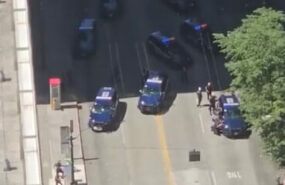 politsiya zdanie fbr e1718237481444 Прямо сейчас в США дама с оружием заперлась в здании ФБР: полиция готовится к штурму