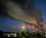 rostov gorit posle ataki rezervuar3 e1718679846519 Опубликовано видео прямого попадания дрона-камикадзе в резервуар с топливом в порту Азова: озвучена новая тактика ВСУ