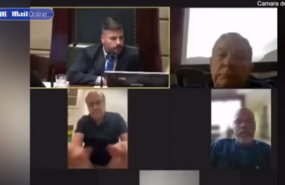 screenshot 1 Известный чиновник подключился к онлайн-заседанию горсовета сидя на унитазе