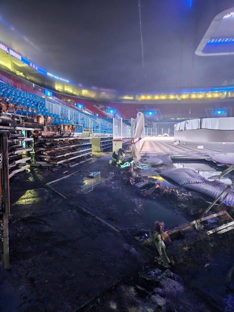 В сети появились фотографии петербургской СКА Арены после жесткого пожара