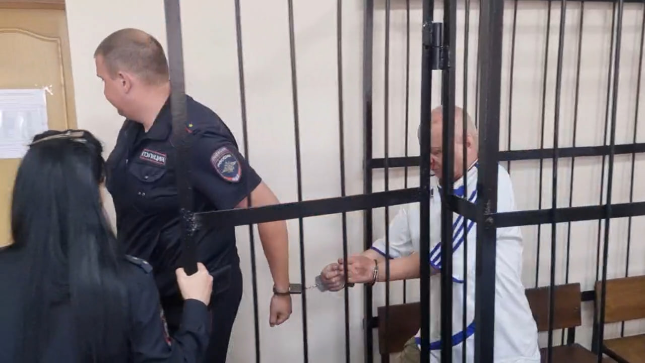 vedut v naruchnikah «Родные меня проклинают»: пьяный водитель, погубивший 5 человек покаялся перед близкими погибших