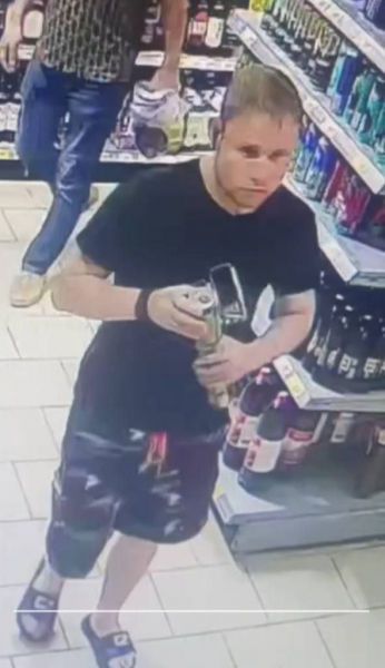 1720707852474 800x600 1 В Саранске ищут мужчину, оплатившего покупки чужой картой