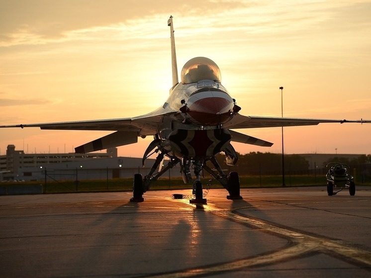 a29eb3ebbd3659a28e2ca86378304563 В США испугались поставок истребителей F-16 Киеву