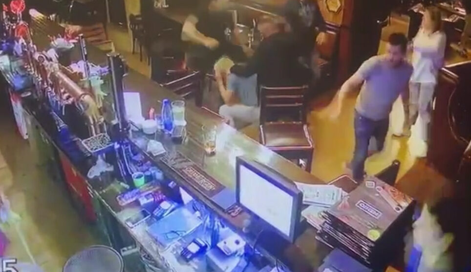 draka bar spb e1721768433674 В сети появилось видео жесткой массовой драки иностранцев в петербургском баре