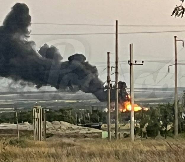 gorit neftebaza rostov e1720837032218 «Все горит!»: Губернатор Ростовской области сообщил фатальные последствия атаки ВСУ на нефтебазу в регионе