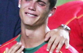 krishitanu ronaldu plachet Криштиану Роналду озвучил свои страдания после вылета Португалии с Евро-2024