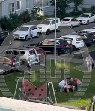 ofitsera vzorvali e1721858378122 В сети появилось видео, как обычные москвичи спасали жизни взорванному в джипе офицеру и его жене