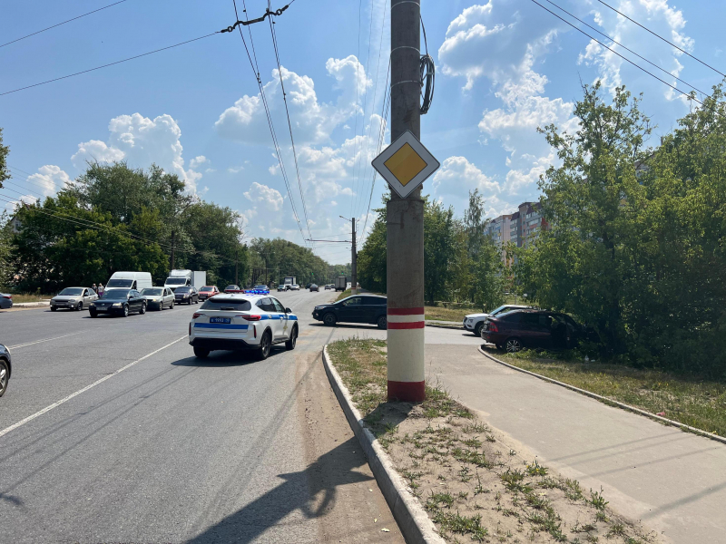 proletarskiy 04.07.24 800x600 1 В Саранске машина влетела в дерево – пострадали два человека