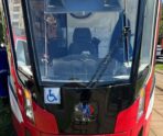tramvay sbil pensionerku2 e1722265776741 Замминистра Минэкономразвития разъяснил особенности «транспортного эксперимента» в Петербурге и Москве