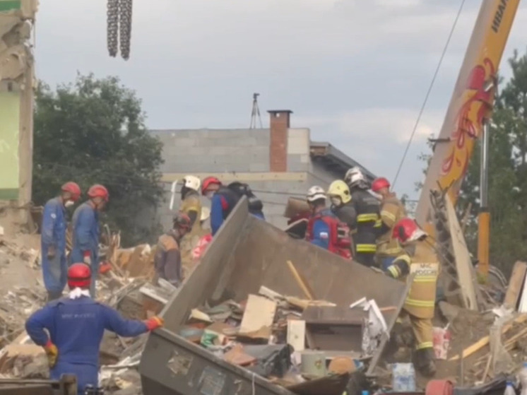82862a1ee2498225af08ea7d0501b7ff Стало известно сколько людей спасли из-под завалов дома в Нижнем Тагиле