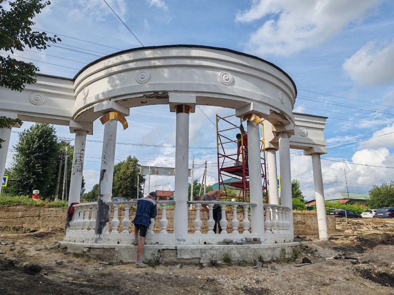 drjhrkjc434 В Рузаевке продолжается обновлении Аллеи Славы