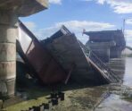 most cherez seym2 В сети появились фото и видео фатальных последствий бомбежки моста в Курской области