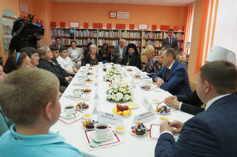 p8172310 Глава РМ встретился с семьями бойцов СВО