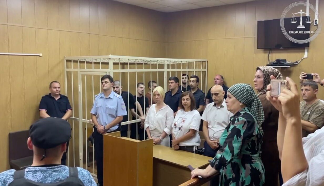 posadili iskavshih evreev e1724468807705 34,5 года на пятерых: осуждены погромщики из дагестанского аэропорта, искавшие в турбинах евреев