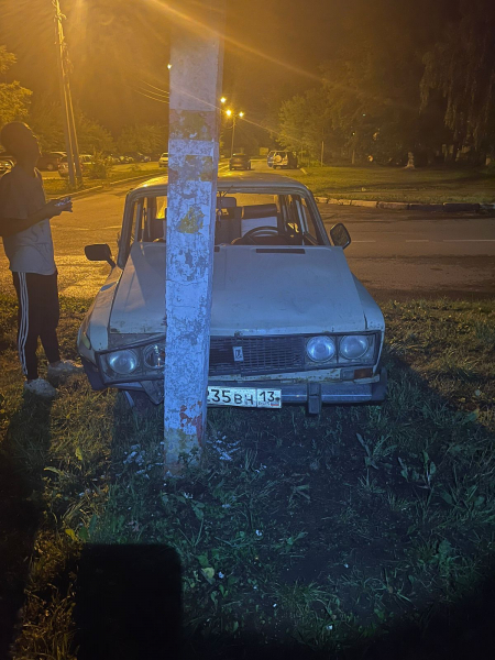 saransk naezd na prepyatstvie 800x600 1 В Саранске 18-летний водитель без прав покалечил 13-летнюю пассажирку