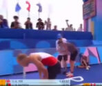 sportsmen blyuet na olimpiade e1722465677698 «Рыгали, как слоны»: на Олимпиаде триатлонистов выворачивало и-за отравления речной водой после заплыва в Сене