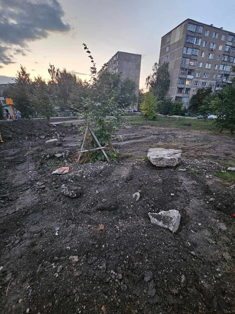 tghuqgjfylo Жители Саранска недовольны бардаком, устроенным во время ремонта сквера