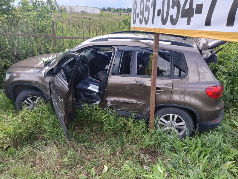 vid avtomashiny folksvagen sleva2 800x600 1 В Саранске пенсионер не справился с управлением и разбил две машины