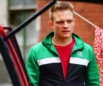 akter evgeniy tkachuk vitka chesnok e1726527703462 В сети появилось видео задержания актера из сериала «Король и Шут» Евгения Ткачука в аэропорту Пулково: ему грозит 20 лет тюрьмы