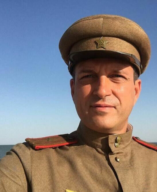 akter volovenko e1727360704402 Стало известно, сколько бутылок коньяку влил в себя актер Евгений Воловенко, учинивший погром в самолете Москва – Хабаровск  