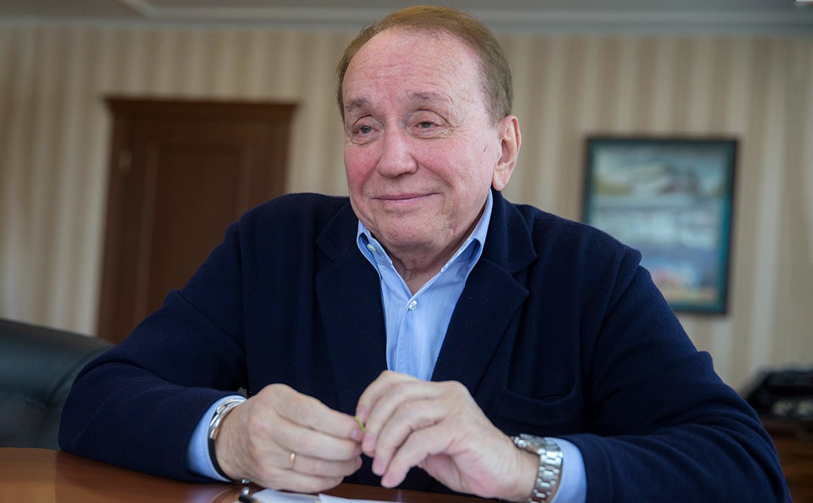 aleksandr maslyakov Стало известно, где похоронят легендарного Александра Масляков и как грустил на прощании Якубович