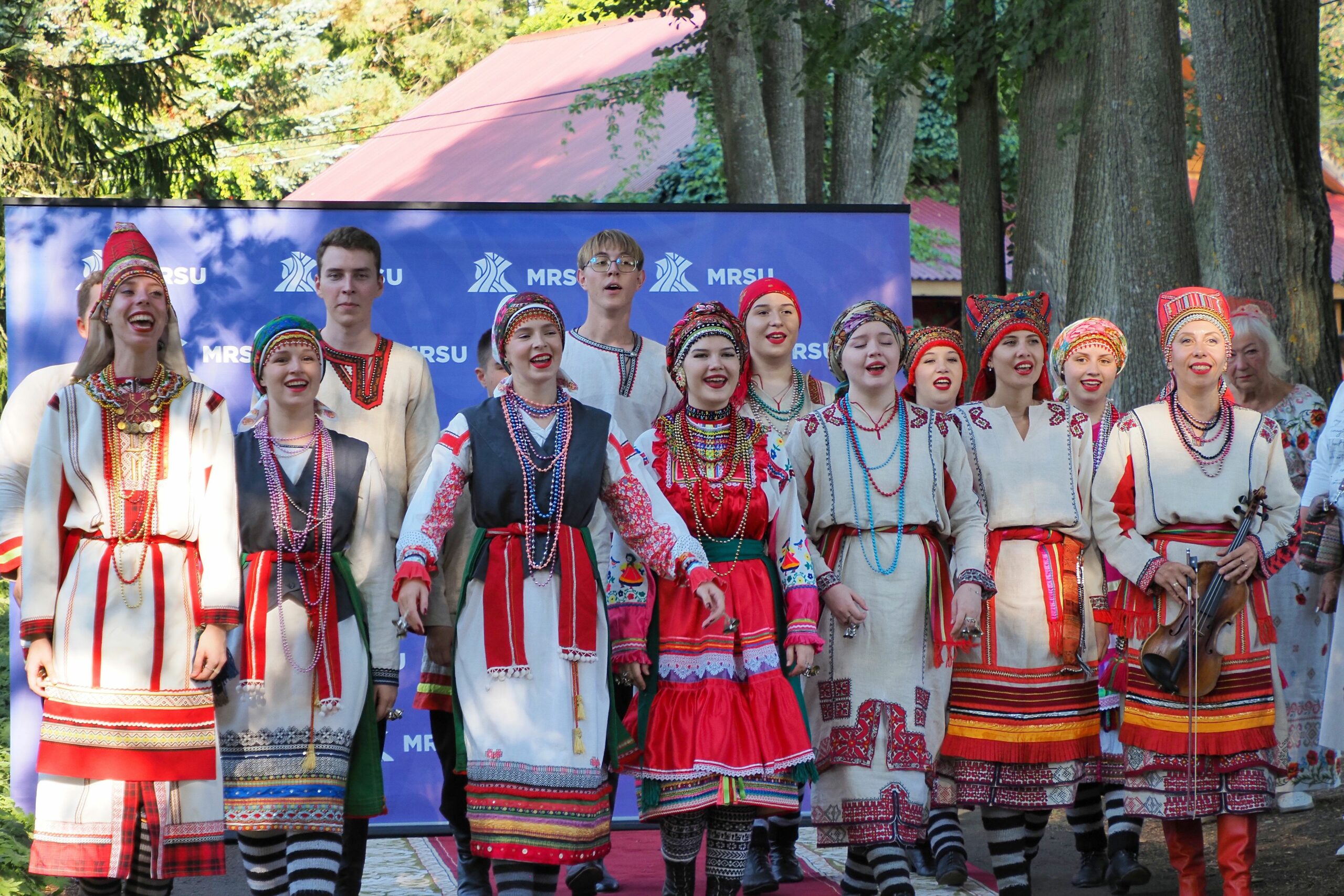 p9083222 scaled В Мордовии презентовали книгу «Мордовский музыкальный эпос»