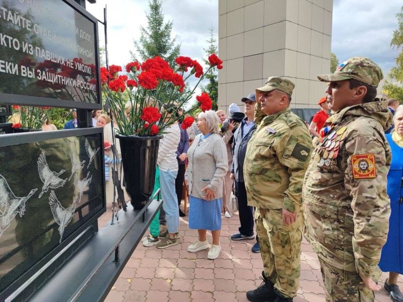 q1ruyof4czg В селе Лямбирь открыли мемориал погибшим в СВО
