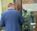 В сети появилось грустное видео ареста бывшего мэра Сочи: ему грозит 10 лет колонии строгого режима 7 В сети появилось грустное видео ареста бывшего мэра Сочи: ему грозит 10 лет колонии строгого режима sochi mer arestovan2 e1727395773727 В сети появилось грустное видео ареста бывшего мэра Сочи: ему грозит 10 лет колонии строгого режима