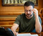На Украине заявили о себе соперники диктатора Зеленского на пост президента страны 6 На Украине заявили о себе соперники диктатора Зеленского на пост президента страны zelenskiy novoe На Украине заявили о себе соперники диктатора Зеленского на пост президента страны