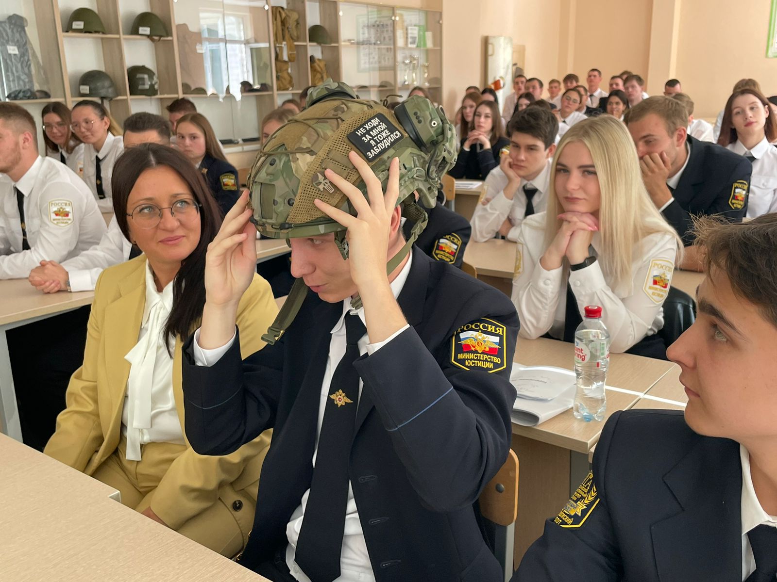1 2 В Саранске бойцы СВО рассказали студентам о дронах