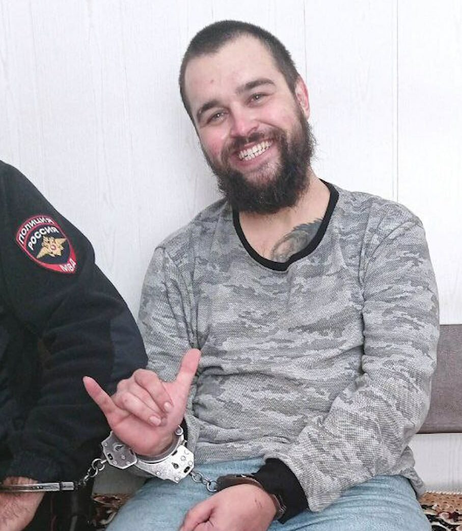 13 voenbloger e1728329152731 «Орал, как свинья»: в сети появилось видео задержания военблогера Тринадцатого, которого сегодня суд арестовал до декабря