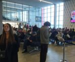 В Калининграде пассажиры «Аэрофлота» уже 3 часа не могут вылететь в Москву: не прилетел борт 5 В Калининграде пассажиры «Аэрофлота» уже 3 часа не могут вылететь в Москву: не прилетел борт aeroflot zaderzhka reysa port e1727785653195 В Калининграде пассажиры «Аэрофлота» уже 3 часа не могут вылететь в Москву: не прилетел борт