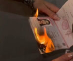 blogersha sozhgla pasport foto e1728068761403 Опубликовано видео, как скандальная блогерша из Брянска сожгла российский паспорт: даму отправили в колонию