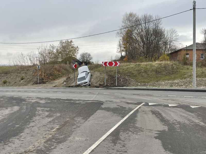 bolshebereznikovskiy 16.10.24 800x600 1 В Мордовии водитель «ВАЗа» влетел в придорожную насыпь